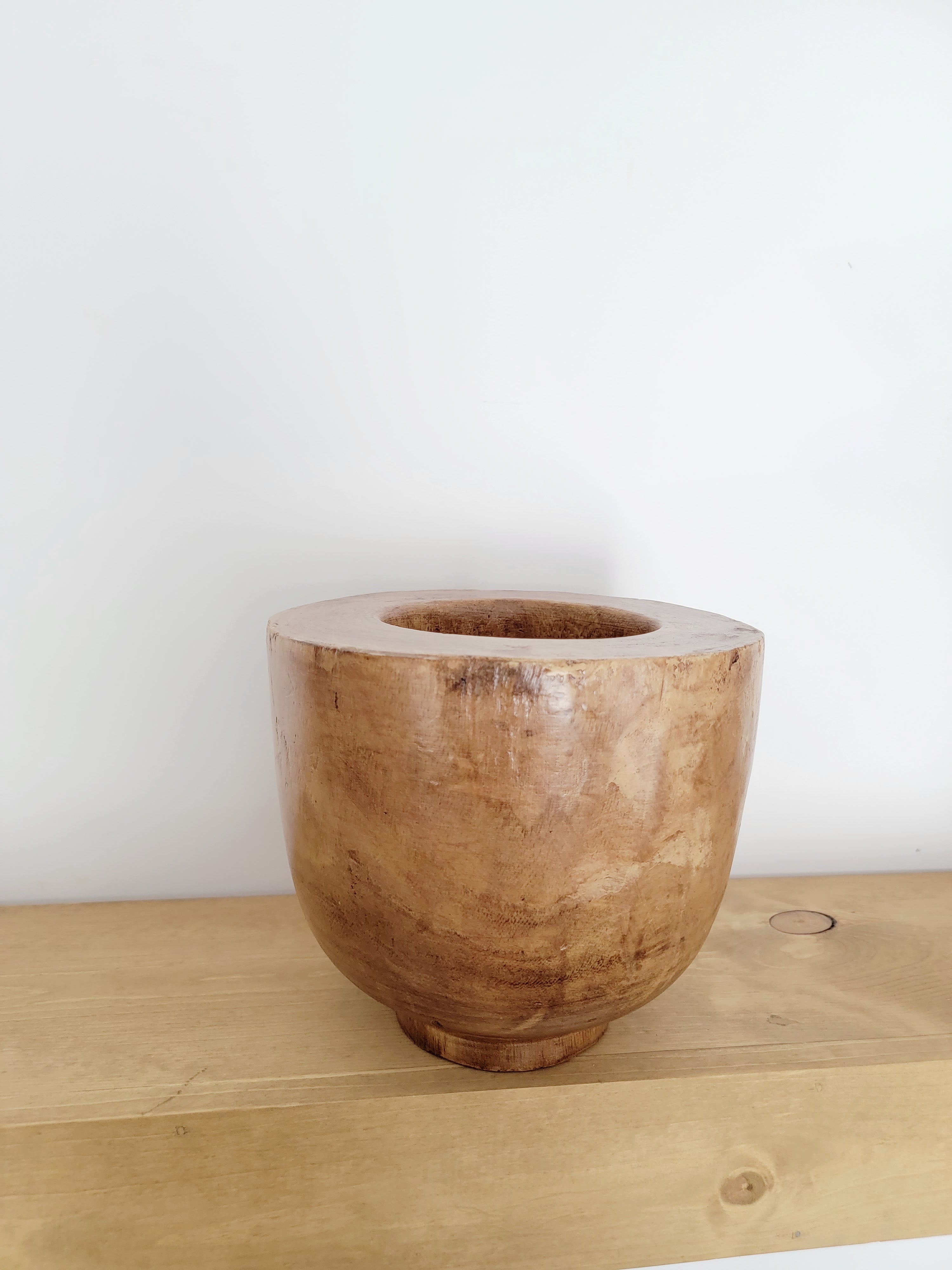 Decorative wood bowl